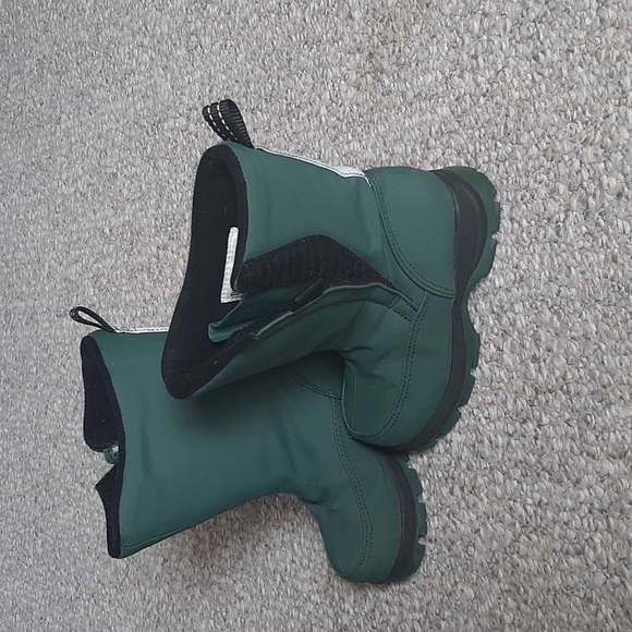 Lands'End Kids Water Repellant Winter Boots - Picture 5 of 11